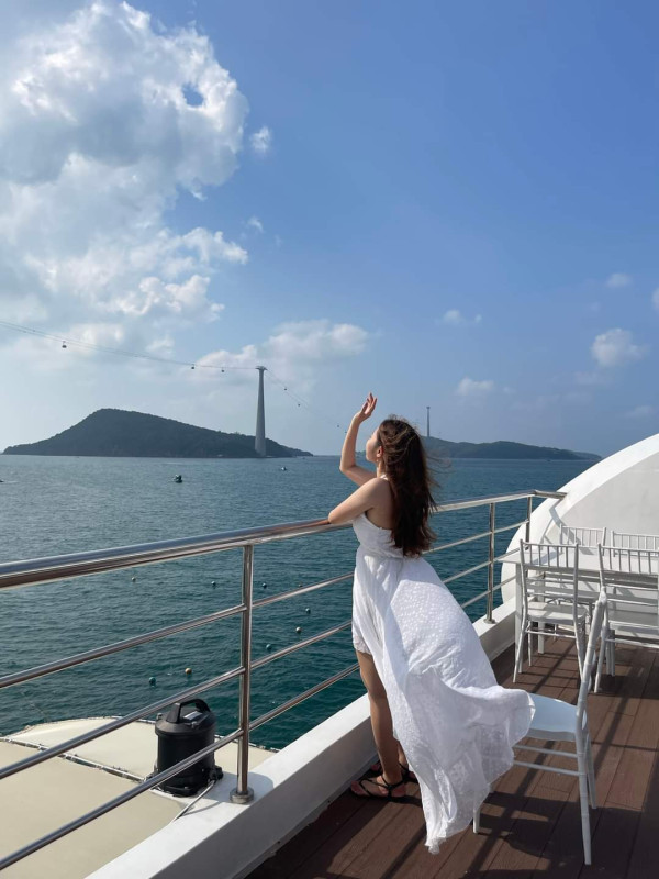 COMBO VÉ ĐI BỘ DƯỚI ĐÁY BIỂN TẠI DU THUYỀN NAUTILUS+ TOUR 3 ĐẢO.